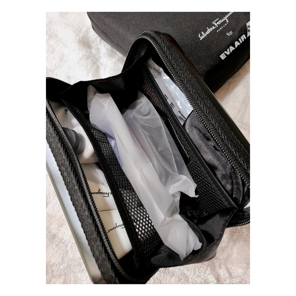(NEW)Salvatore Ferragamo Travel Amenity Kits - Picture 5 of 6